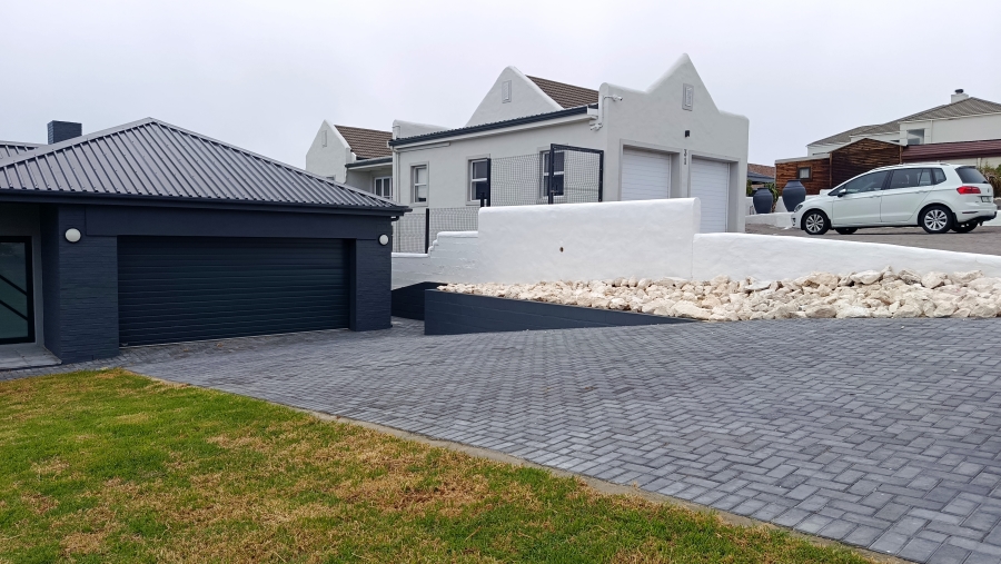 3 Bedroom Property for Sale in Oceanview Heights Western Cape